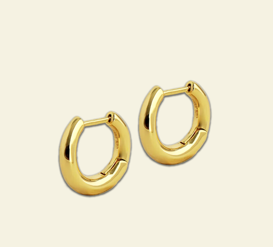 Classic small hoop earring