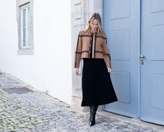 Pleated Midi Skirt – Black